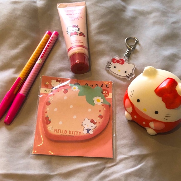 Hello Kitty Accessories - 🆕 Hello Kitty Bundle